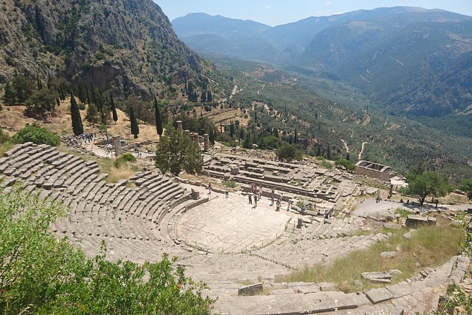 2-Day Tour to Delphi & Meteora with Guide and Tickets From Athens - The long drive to Kalambaka