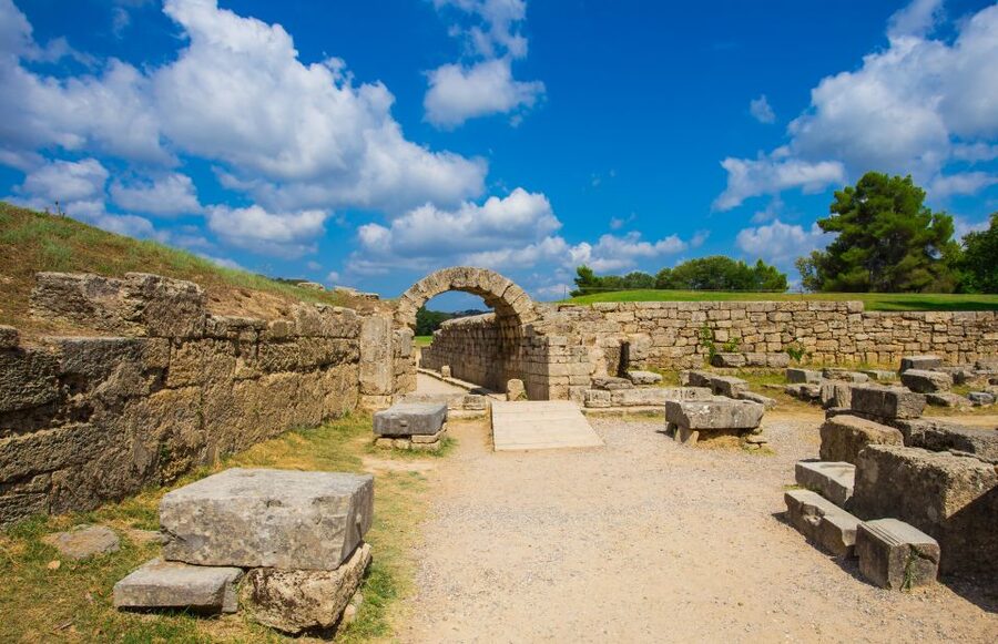 3-Day Ancient Greek Archaeological Sites Tour from Athens - Day 2: Olympia, the Rion-Antirion Bridge, and Arachova