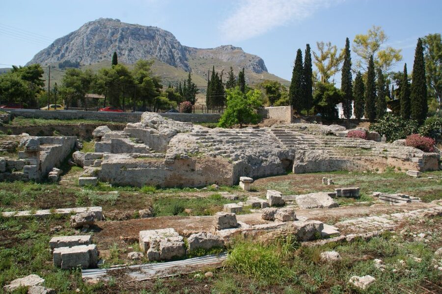 4-Day Tour of Mycenae, Epidaurus, Olympia, Delphi & Meteora - Day three: Delphi’s oracle and the Charioteer