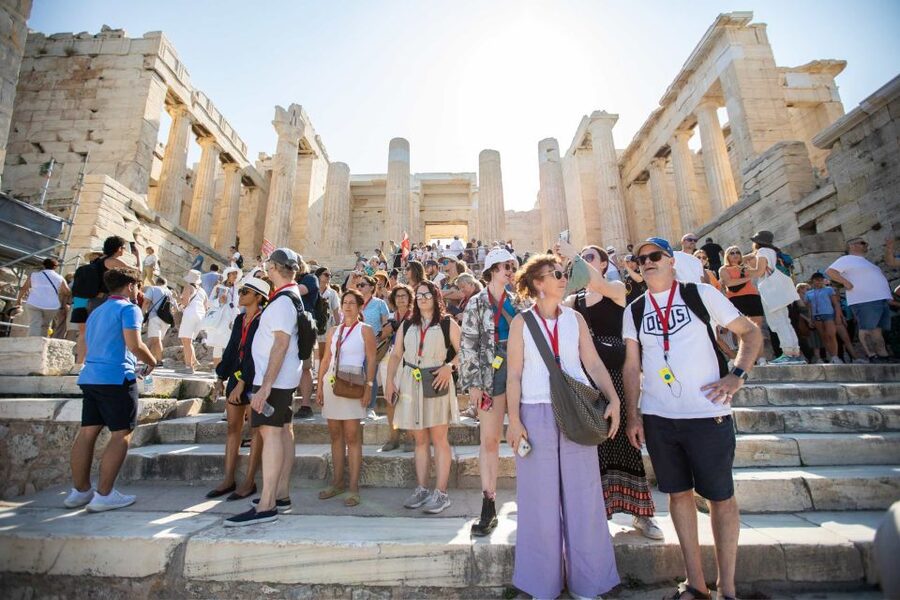 Athens: Acropolis Guided Walking Tour & Plaka Audio Tour - Continuing into Plaka with the audio tour