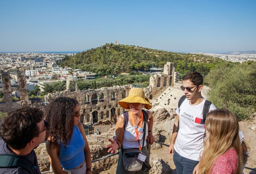 Athens, Acropolis & Museum Tour without Tickets - Through Plaka and up Dionyssiou Areopagitou