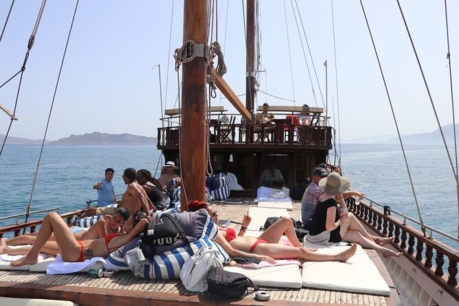 Athens: All Day Cruise to Agistri Moni Aegina with Lunch & Drinks - Aegina: pistachios, town streets and ancient sights