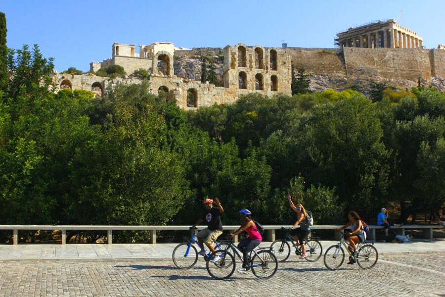 Athens: City Highlights Bike tour - From the Acropolis area to a quiet viewpoint