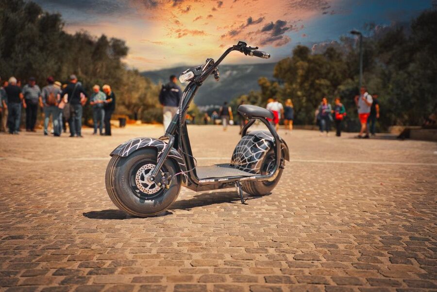 Athens: City Highlights Guided E-Scooter Tour - A quick ride through Athens, not an inside visit