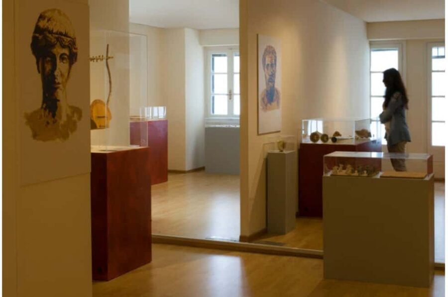 Athens:City Pass with Acropolis, Museums, Hop-On Hop-Off Bus - Keep the vouchers straight