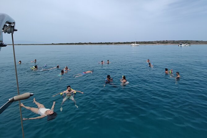 Athens cruise: Agistri, Moni/Metopi, Aegina with lunch & drinks - The crew, boat, and onboard comfort