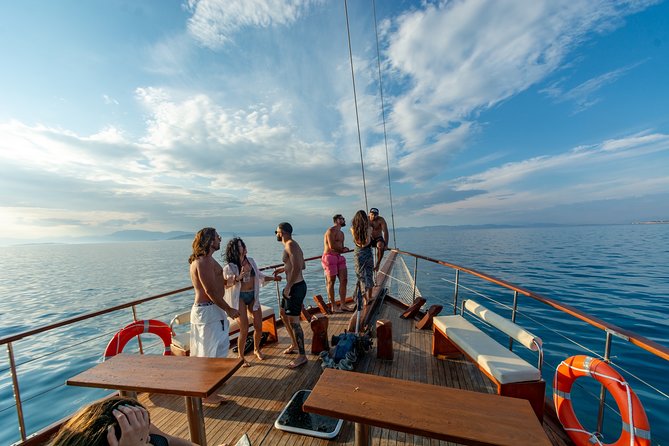 Athens Day Cruise: 3 Islands Tour in the Saronic Gulf with Lunch - Aegina: pistachios, harbor streets, and ancient remains