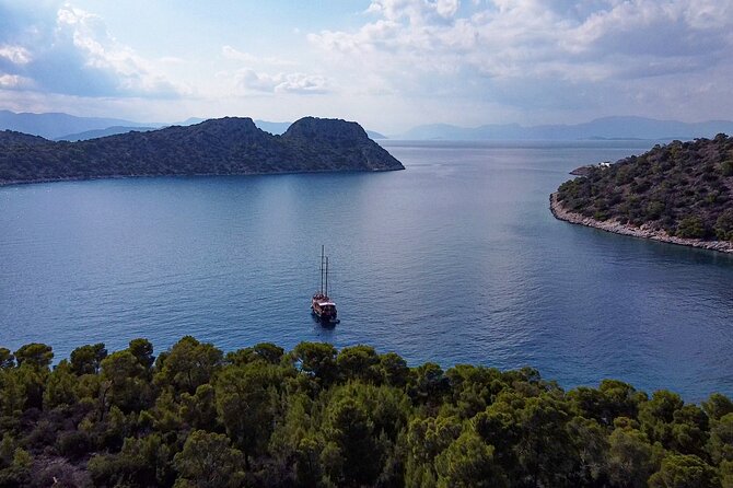 Athens Day Cruise: 3 Islands Tour in the Saronic Gulf with Lunch - Who should book this cruise?