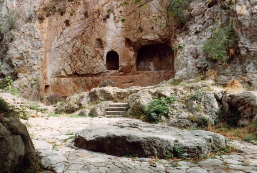 Athens: Delphi, Corycian Cave, and 300 Battlefield Day Trip - At a glance