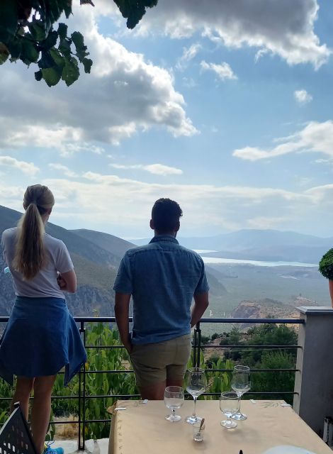 Athens: Delphi, Corycian Cave, and 300 Battlefield Day Trip - Who should book this day trip