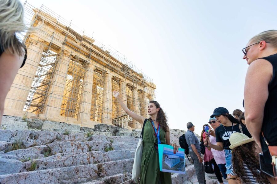 Athens: Early Morning Guided Tour to Acropolis and Museum - The walk down and the Acropolis Museum
