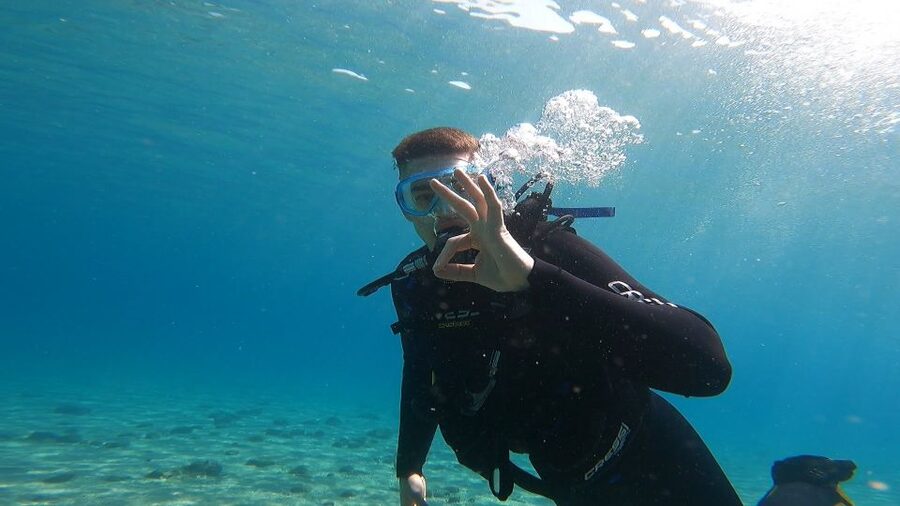 Athens East Coast: Discover Scuba Diving in Nea Makri - A briefing, a practice session, then a short descent