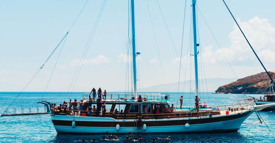 Athens: Full-Day Island Hopping Cruise with Lunch & Transfer - A full day on the Saronic Gulf