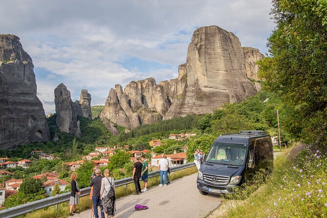 Athens: Meteora Monasteries, Caves & Coastal Stopovers with Lunch - Photo stops at all six monasteries