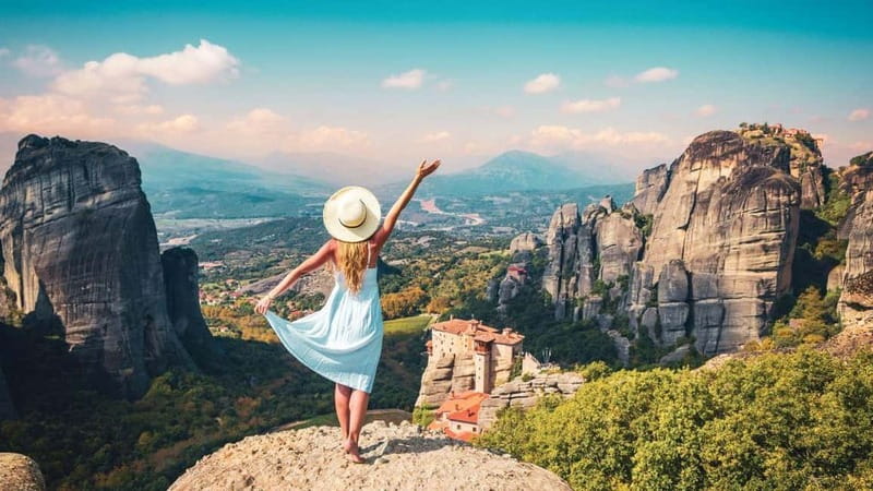 Athens: Meteora Monasteries Day Tour with Lunch - Seeing Meteora from the road