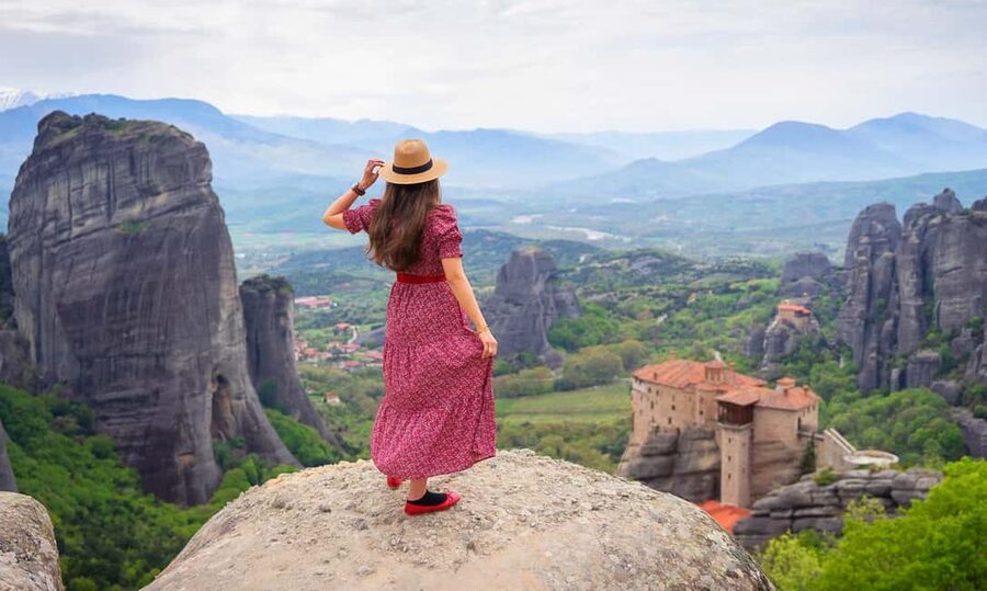 Athens: Meteora Monasteries Day Trip with Caves and Lunch - The Hermit Caves show a quieter side of Meteora