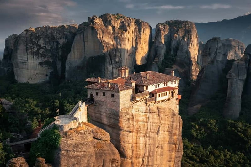Athens: Meteora Monasteries Day Trip with Caves and Lunch - Who should book this trip