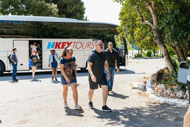 Athens: Mythology of Delphi, Museum and Arachova Guided Tour - Arachova for lunch and a change of pace