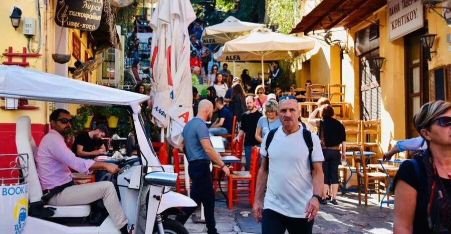 Athens: Private Evening Sightseeing Tour by Electric Tuk-Tuk - Kolonaki, then the Olympic Stadium and Temple of Zeus
