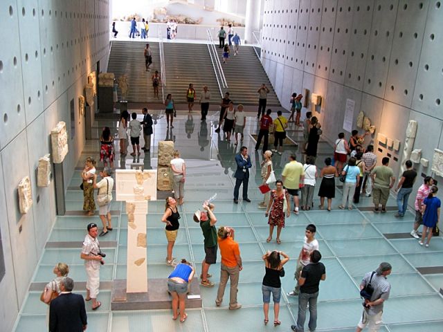 Athens Private Sightseeing Minibus Tour with Lunch - The museum: a valuable second chapter