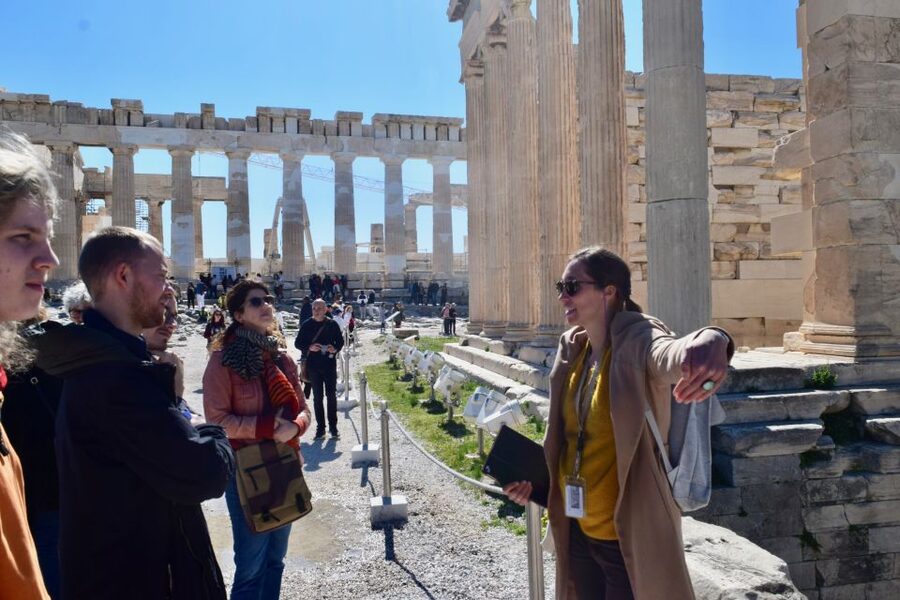 Athens: The Acropolis Guided Walking Tour in German - Entering through the Propylaea