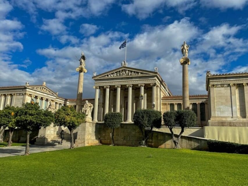 Athens: the Great Greek Philosophers Guided Tour in Spanish - Socrates’ prison makes the story personal