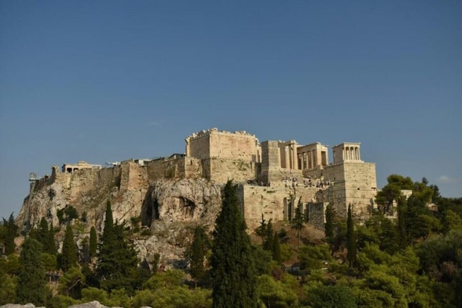 Athens: the Great Greek Philosophers Guided Tour in Spanish - A guide who invites questions can make the difference