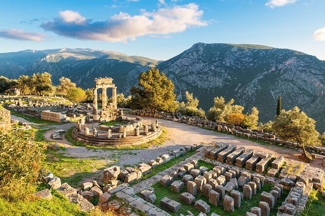 Delphi and Meteora Private Day Trip from Athens including Dinner - Thermopylae: a brief stop with a famous name