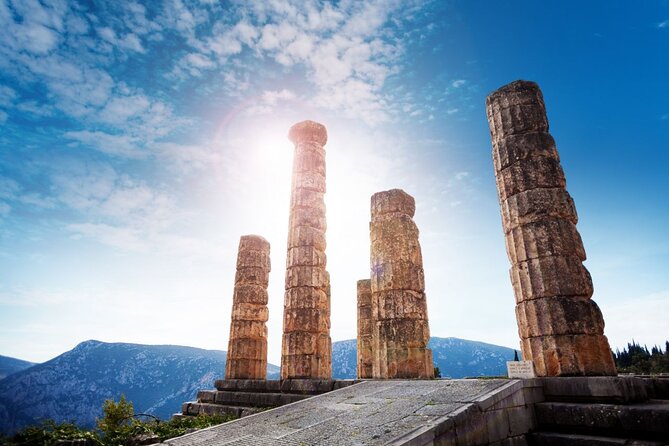 Delphi, Thermopylae, Corycian Cave 300 Spartans Tour - A short pause in Arachova