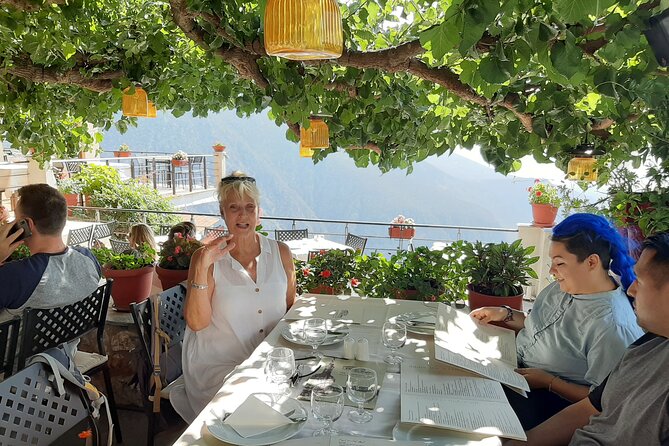 Delphi, Thermopylae, Corycian Cave 300 Spartans Tour - Twelve hours in a shared van
