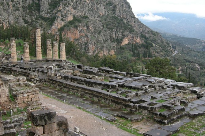 Delphi with Professional English Guide and Transportation - Arachova: a photo stop, not a second destination