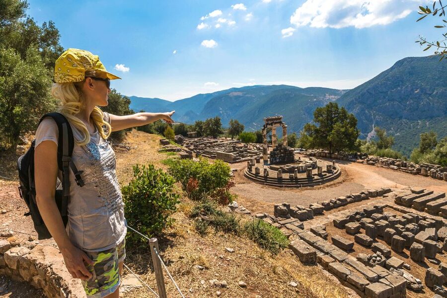 From Athens: 3 Days in Meteora & Delphi with Tours & Hotel - Choose a minibus tour or an easy hike