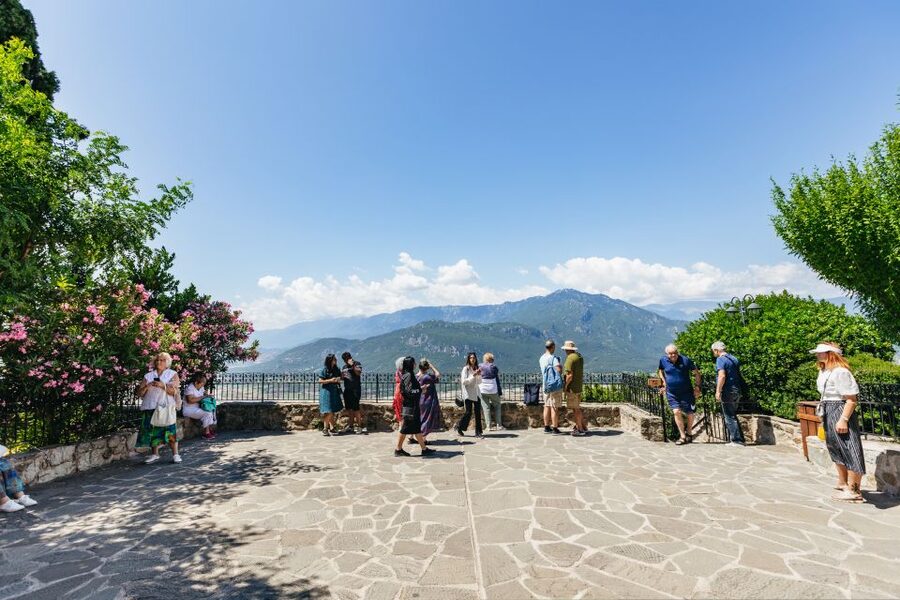 From Athens: Delphi and Meteora 2-Day Guided Tour - Thermopylae and the return to Athens