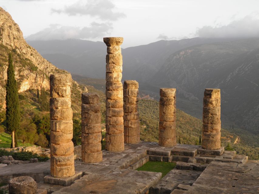 From Athens: Delphi and Meteora 2-Day Tour with Hotel - Meteora’s monasteries and rock pillars