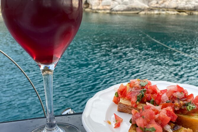 Greek Gastronomy & Wine Pairing Cruise with a Sommelier in Athens - Getting to the boat takes a little planning