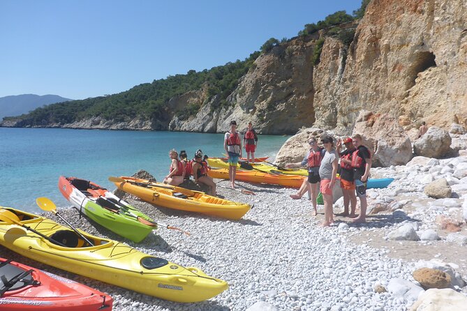 Half Day Tour - A guide who paddles and captures the day