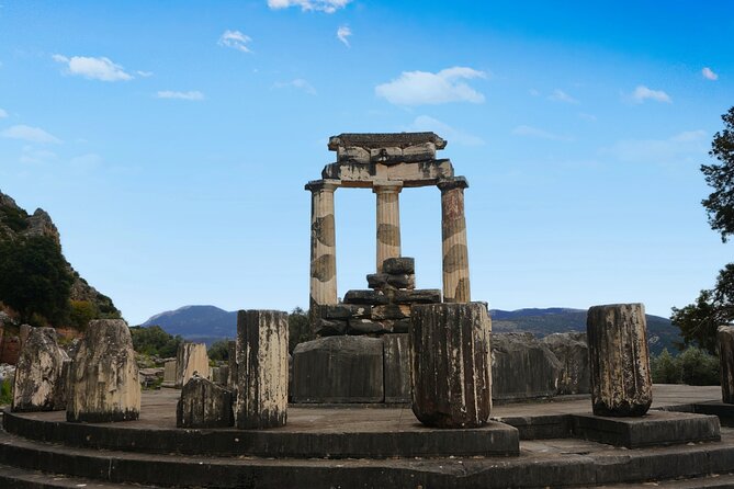 Premium Delphi Day Trip with an Expert Guide, Museum & Lunch - Walking the sanctuary of Apollo