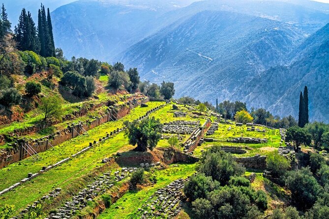 Thermopylae, Meteora and Delphi Private Full Day Tour - Distomo: a quieter stop with a sobering past