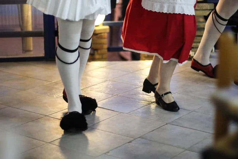 Traditional Greek Show in Plaka with Dinner - The evening begins with Athens after dark