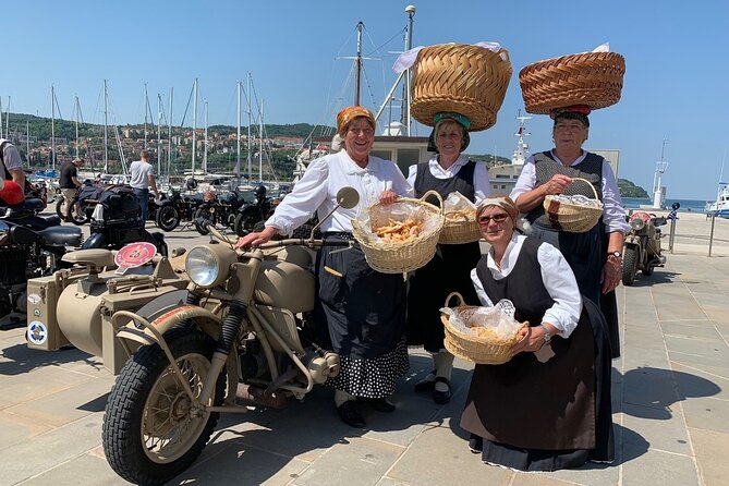 VIP 90" Private Sidecar Tour of Athens Acropolis & Lycabetus - Who will enjoy this ride most